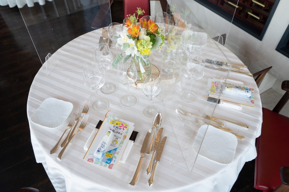 コロナ 結婚式 人が集まる結婚式での三密 感染症の対策とは でら婚 コロナ 結婚式 人が集まる結婚式での三密 感染症の対策とは でら婚