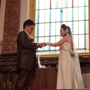 市政資料館での厳かな挙式